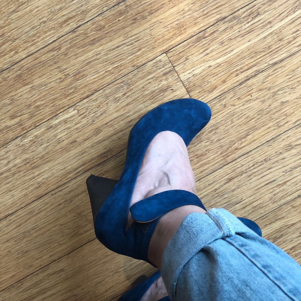 Coclico suede pump 8.5 US (39.5 Euro), heels 3.5” - Picture 4 of 8